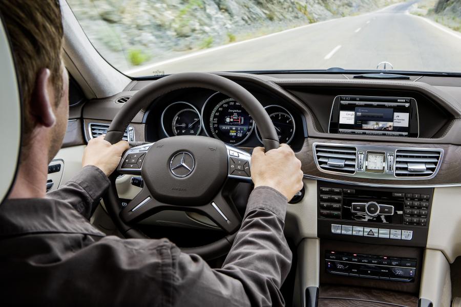  Mercedes-Benz E300 BlueTEC Hybrid 2013 года  (фото 8 из 30)
